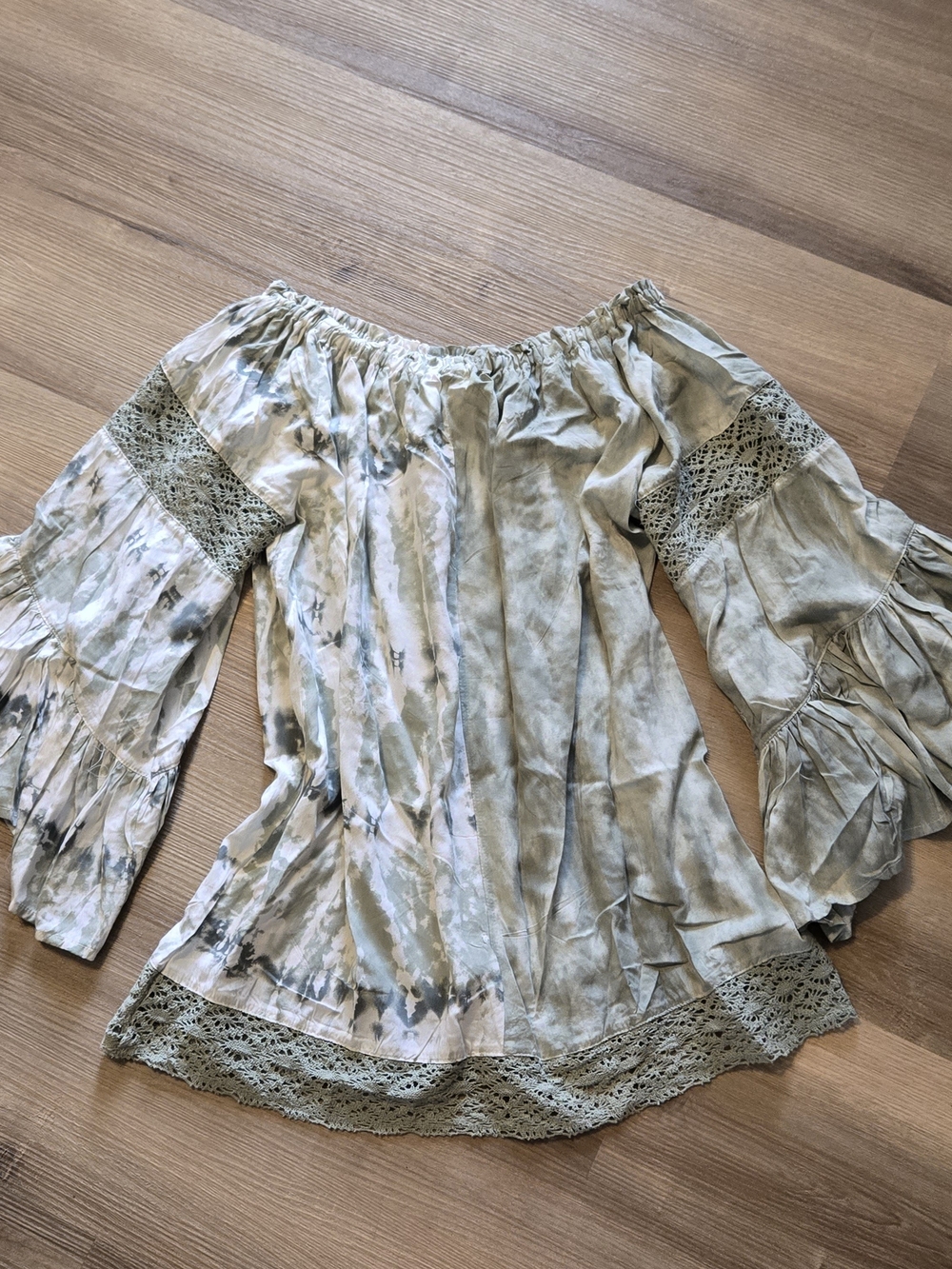 Surf Gypsy Sage Green Tie-Dye Off-Shoulder Blouse - Picture 2 of 4